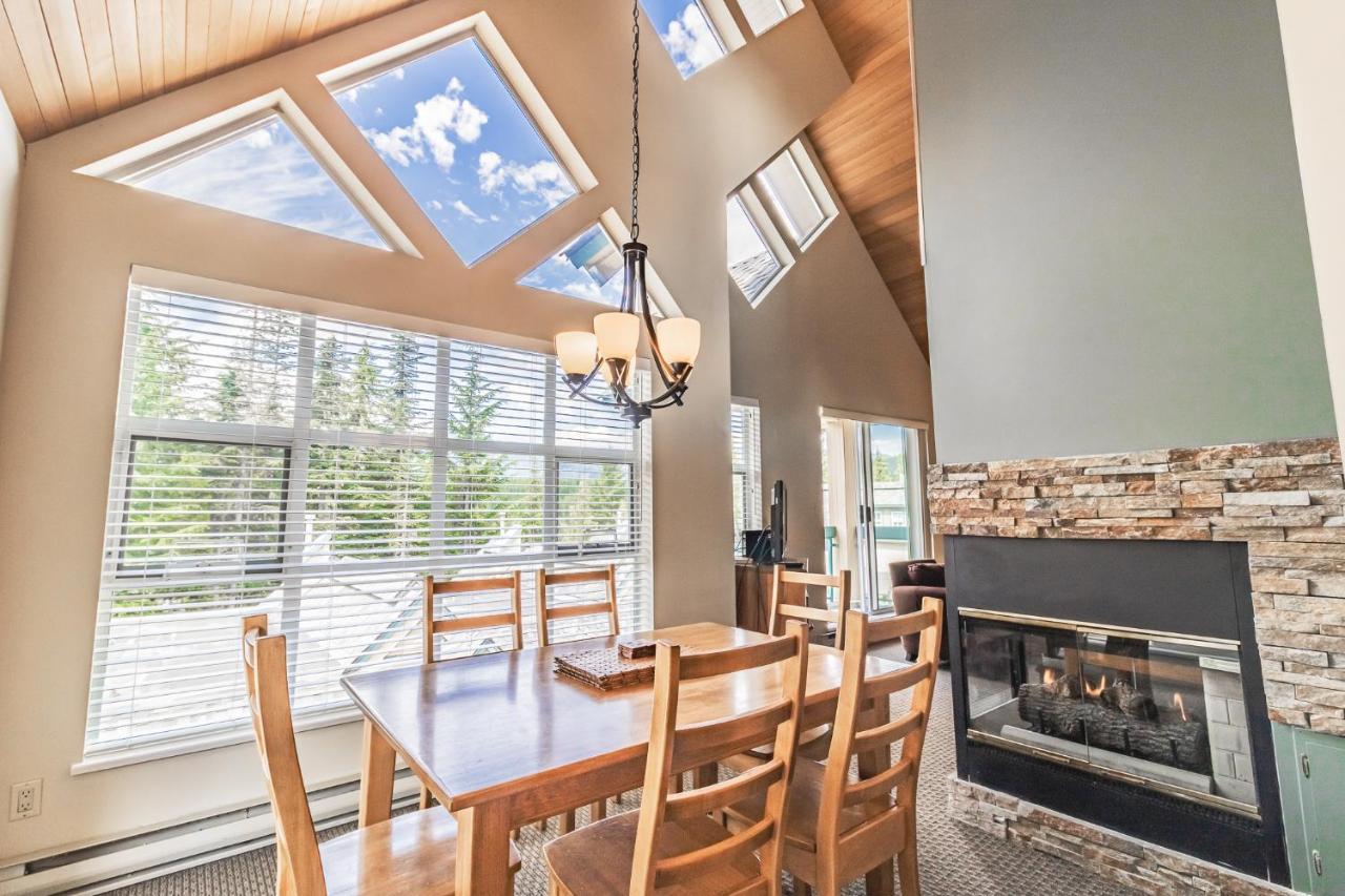 Snowbird Townhouses By Elevate Vacations Whistler Buitenkant foto
