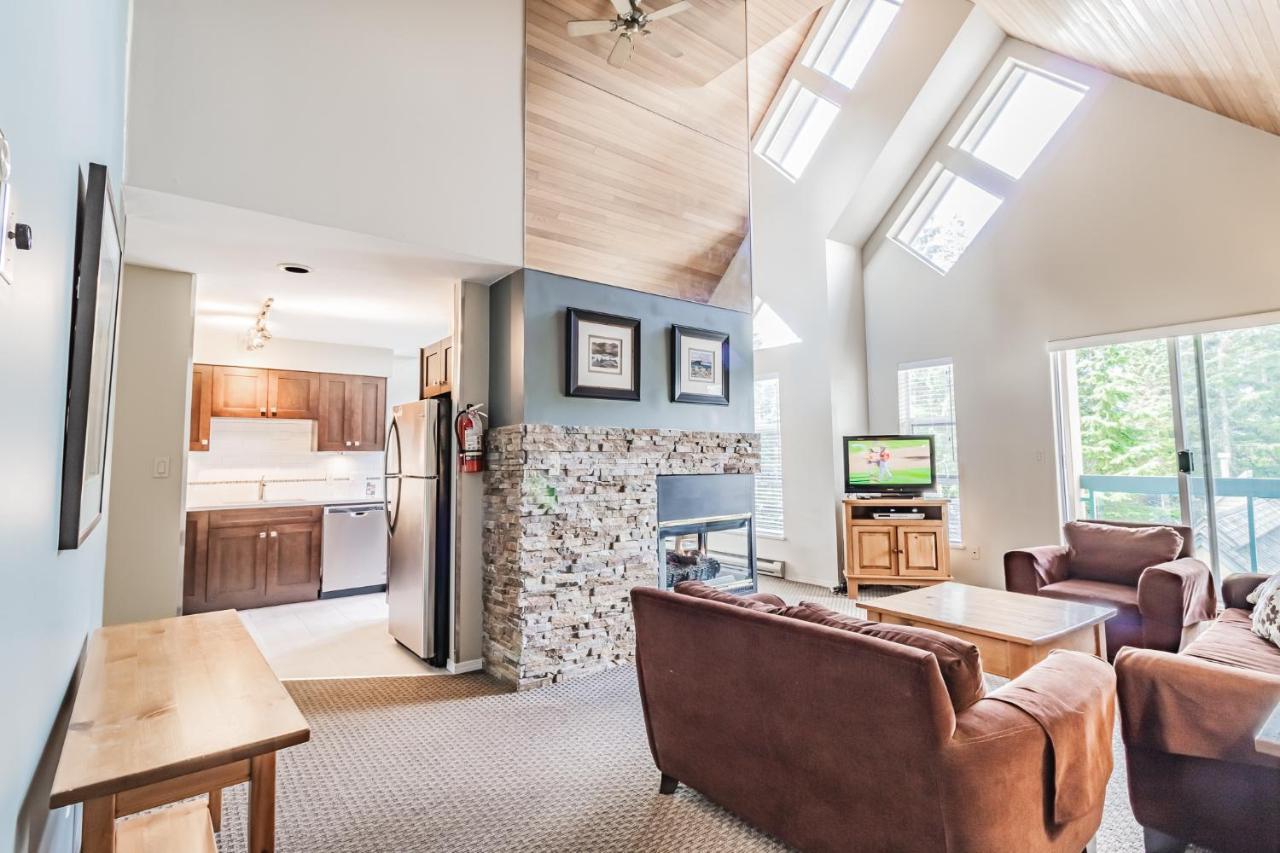 Snowbird Townhouses By Elevate Vacations Whistler Buitenkant foto