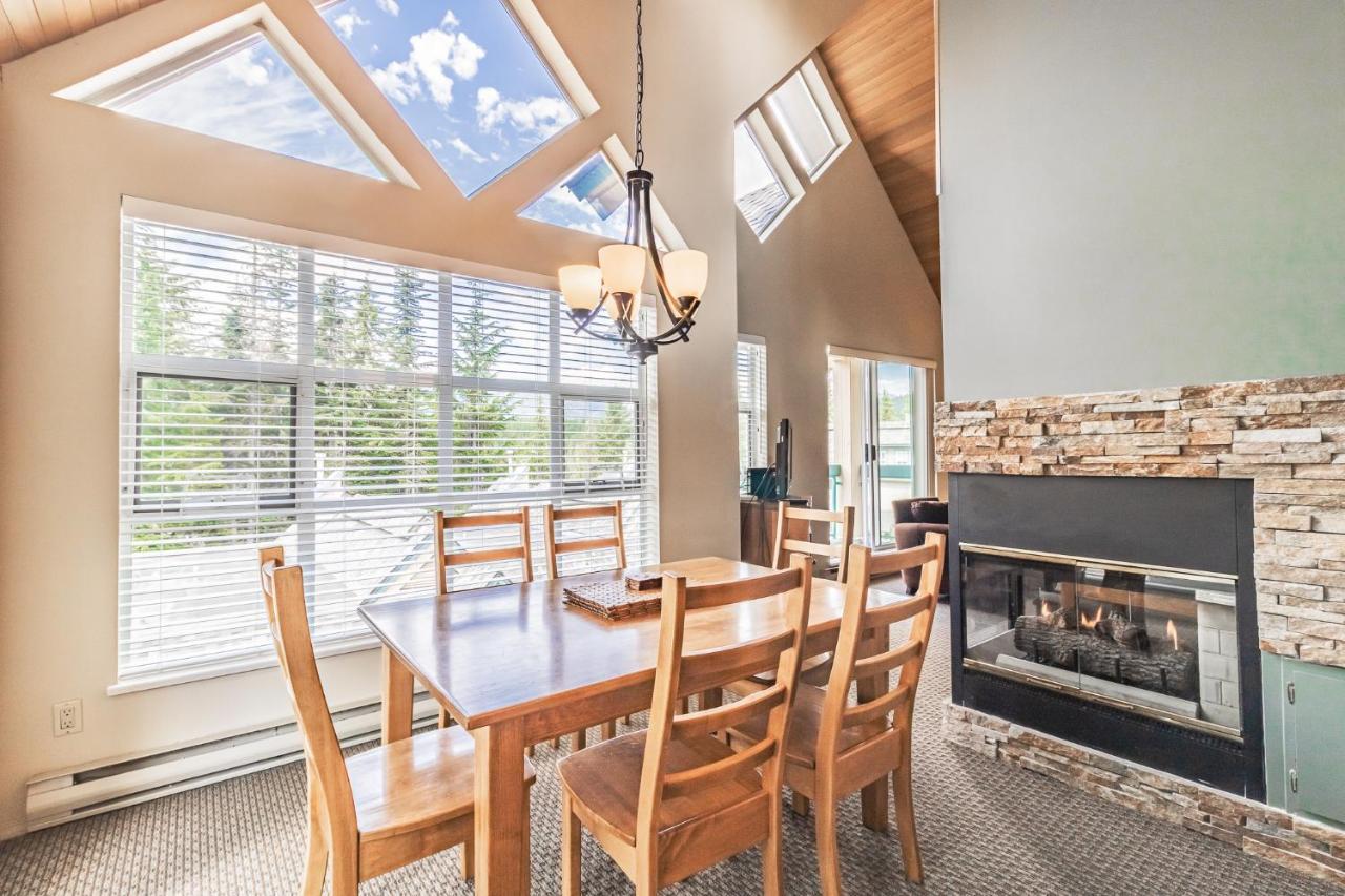 Snowbird Townhouses By Elevate Vacations Whistler Buitenkant foto